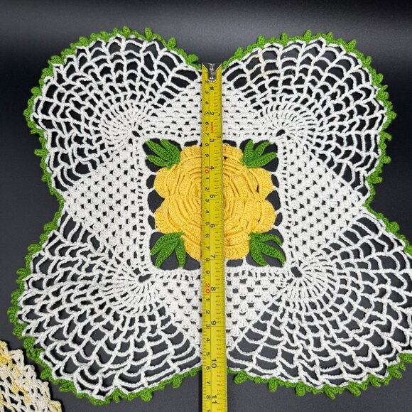 Vtg Crochet Doilies & Decor Floral Spring Basket Cottagecore Farm Table 5pc Set - Picture 8 of 16